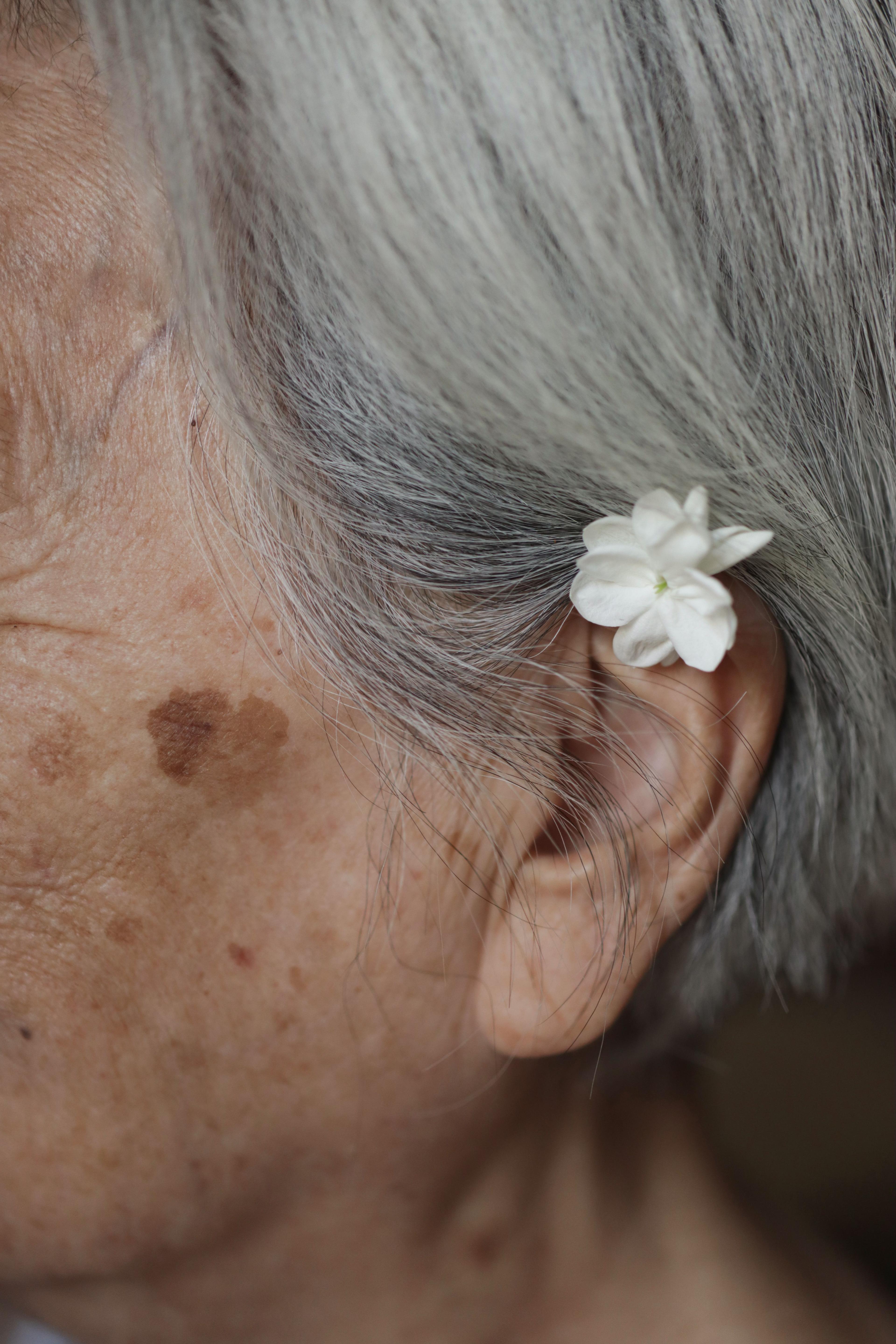 The Texture of Time: Between Flesh and Nature