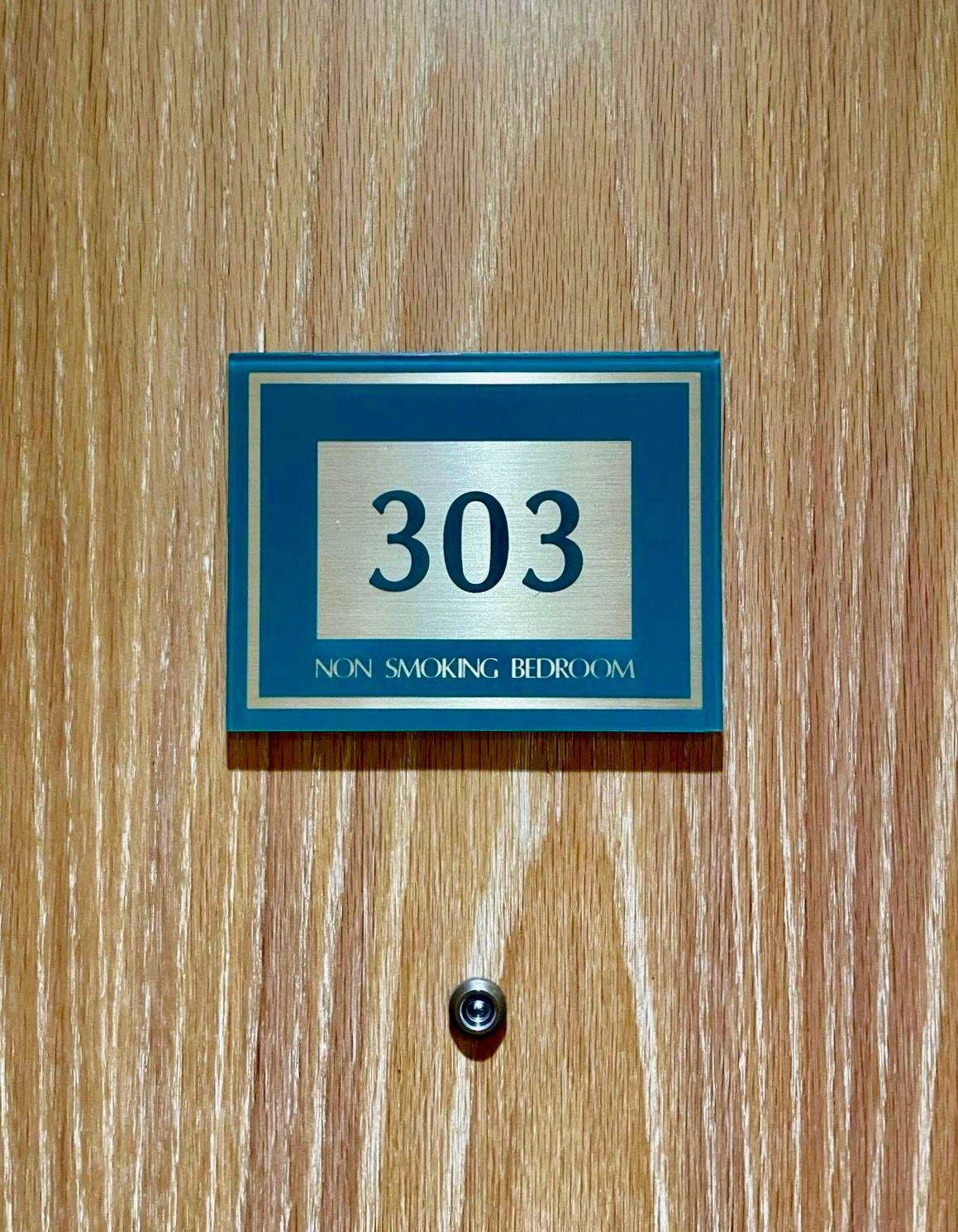 PERFORMANCE: ROOM 303